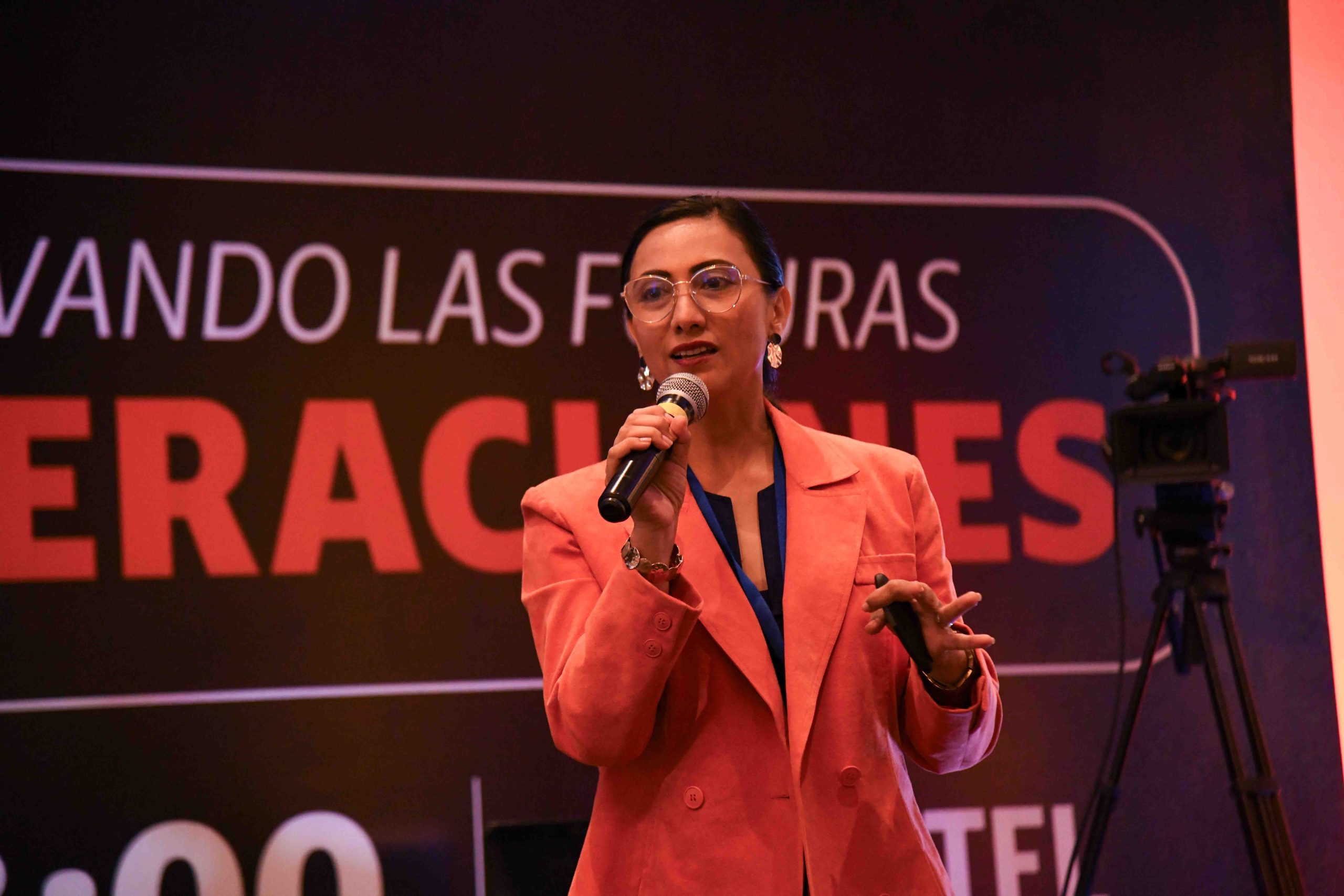 Dra.-Esther-Suárez--1